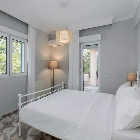 Io Villa *